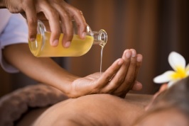 Oil Massage at Ayuryogashram